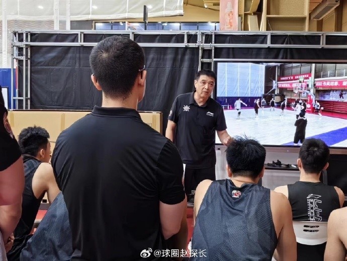 Beijing control training class minlulei seriously teaches new aid Jin Xin and Meng Zikai in place
